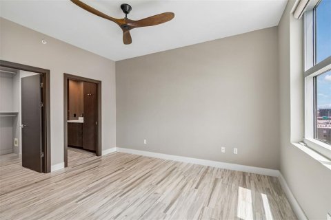 Condo in Tampa, Florida, 2 bedrooms № 2197505 - photo 19