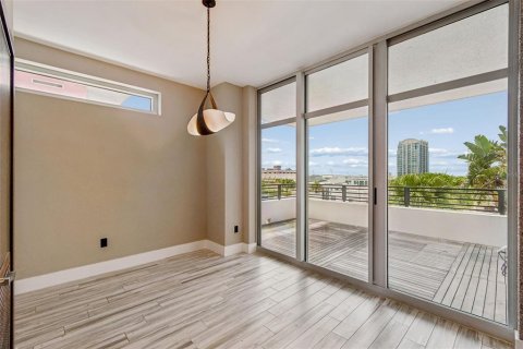 Condo in Tampa, Florida, 2 bedrooms № 2197505 - photo 5