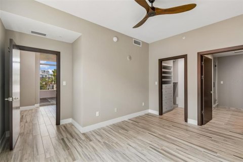 Condo in Tampa, Florida, 2 bedrooms № 2197505 - photo 21