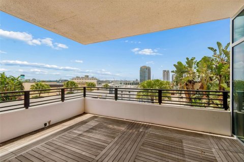 Condo in Tampa, Florida, 2 bedrooms № 2197505 - photo 24