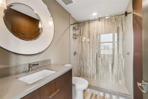 Condo in Tampa, Florida, 2 bedrooms № 2197505 - photo 15