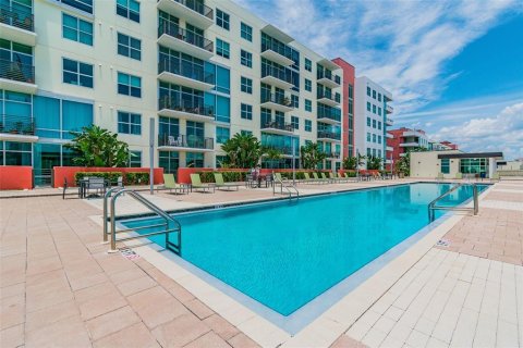 Condo in Tampa, Florida, 2 bedrooms № 2197505 - photo 29
