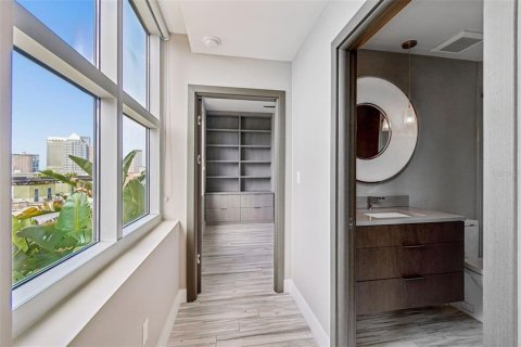 Condo in Tampa, Florida, 2 bedrooms № 2197505 - photo 14