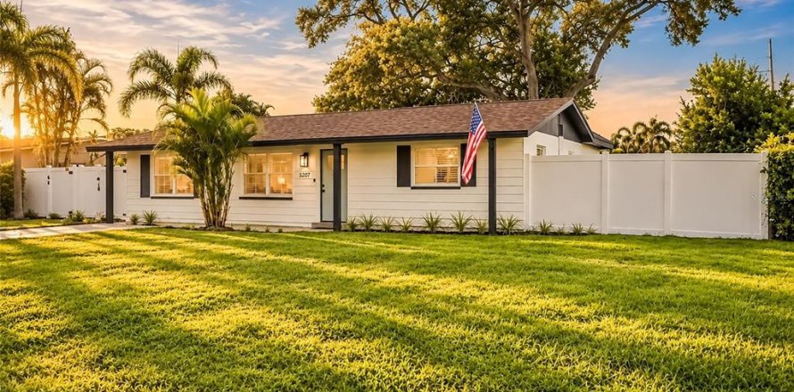Casa en Saint Petersburg, Florida 4 dormitorios, 147.16 m2 № 2383820