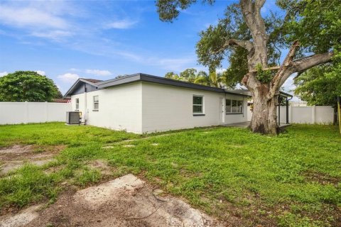 Casa en venta en Saint Petersburg, Florida, 4 dormitorios, 147.16 m2 № 2383820 - foto 30