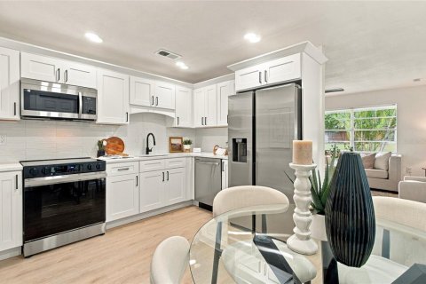 Casa en venta en Saint Petersburg, Florida, 4 dormitorios, 147.16 m2 № 2383820 - foto 12