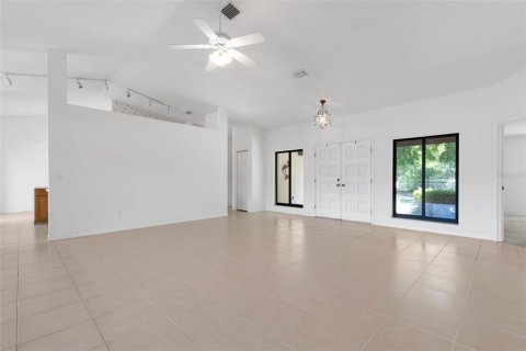 House in Palm Coast, Florida 3 bedrooms, 171.03 sq.m. № 1643347 - photo 19