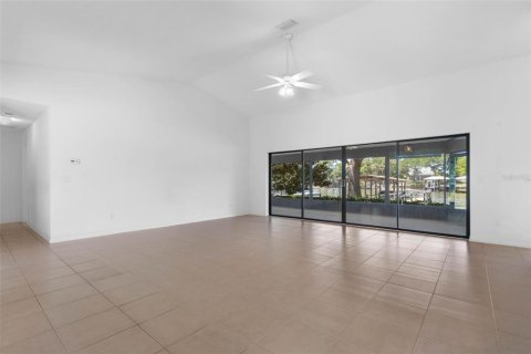 House in Palm Coast, Florida 3 bedrooms, 171.03 sq.m. № 1643347 - photo 16