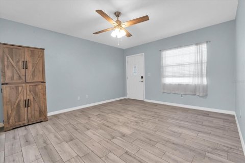 House in Clearwater, Florida 3 bedrooms, 142.14 sq.m. № 2215702 - photo 7
