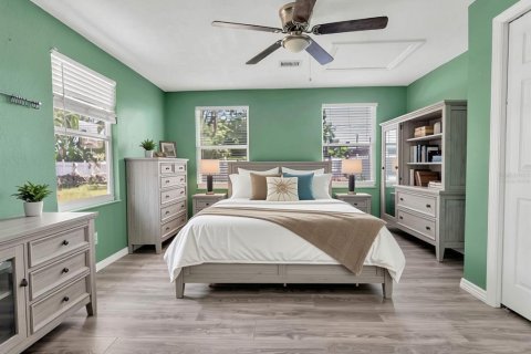 House in Clearwater, Florida 3 bedrooms, 142.14 sq.m. № 2215702 - photo 5