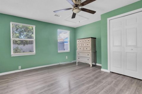 House in Clearwater, Florida 3 bedrooms, 142.14 sq.m. № 2215702 - photo 15