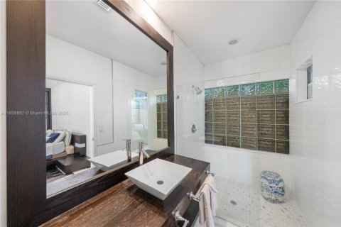 Casa en venta en Miami Beach, Florida, 3 dormitorios, 291.25 m2 № 1893272 - foto 23