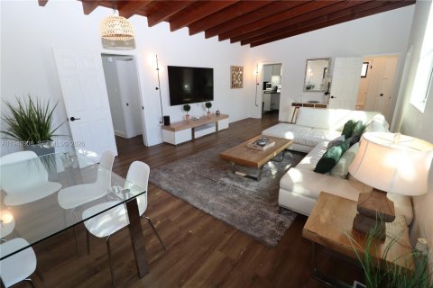 Villa ou maison à vendre à Miami, Floride: 3 chambres, 154.4 m2 № 2001159 - photo 19