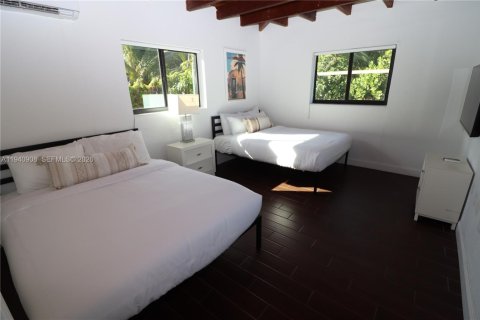 Villa ou maison à vendre à Miami, Floride: 3 chambres, 154.4 m2 № 2001159 - photo 17