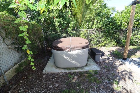 Villa ou maison à vendre à Miami, Floride: 3 chambres, 154.4 m2 № 2001159 - photo 9