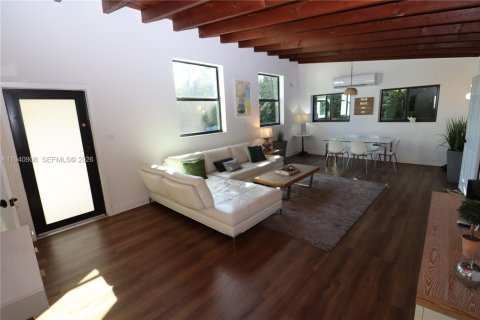 Villa ou maison à vendre à Miami, Floride: 3 chambres, 154.4 m2 № 2001159 - photo 23