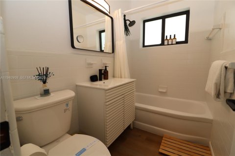 Villa ou maison à vendre à Miami, Floride: 3 chambres, 154.4 m2 № 2001159 - photo 26