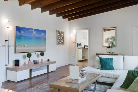 Villa ou maison à vendre à Miami, Floride: 3 chambres, 154.4 m2 № 2001159 - photo 3