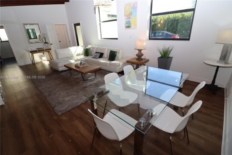 Villa ou maison à vendre à Miami, Floride: 3 chambres, 154.4 m2 № 2001159 - photo 21