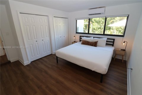 Villa ou maison à vendre à Miami, Floride: 3 chambres, 154.4 m2 № 2001159 - photo 15