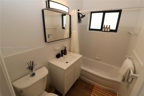 Villa ou maison à vendre à Miami, Floride: 3 chambres, 154.4 m2 № 2001159 - photo 25