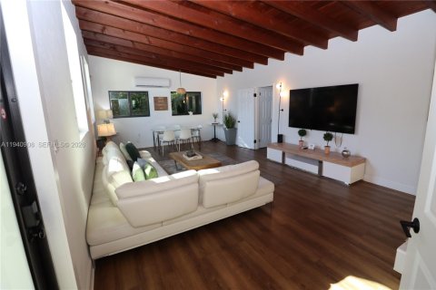 Villa ou maison à vendre à Miami, Floride: 3 chambres, 154.4 m2 № 2001159 - photo 24