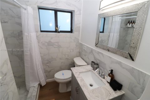 Villa ou maison à vendre à Miami, Floride: 3 chambres, 154.4 m2 № 2001159 - photo 18