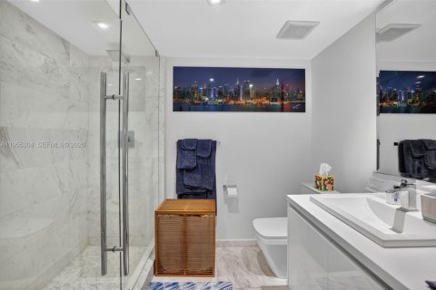 Condominio en venta en Fort Lauderdale, Florida, 2 dormitorios, 139.45 m2 № 2010735 - foto 13