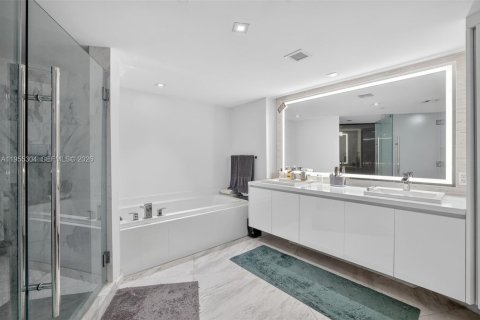 Condominio en venta en Fort Lauderdale, Florida, 2 dormitorios, 139.45 m2 № 2010735 - foto 10