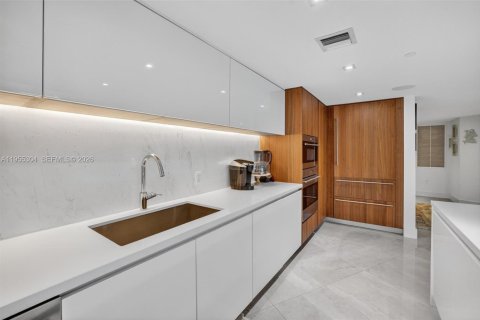 Condominio en venta en Fort Lauderdale, Florida, 2 dormitorios, 139.45 m2 № 2010735 - foto 3