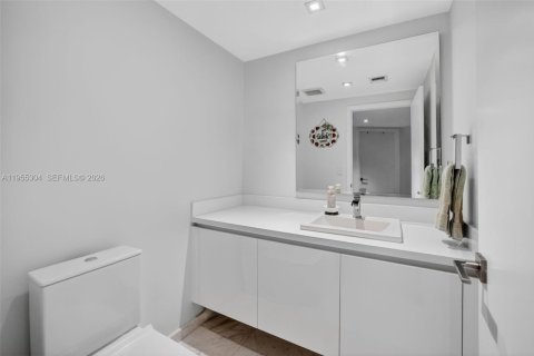 Condominio en venta en Fort Lauderdale, Florida, 2 dormitorios, 139.45 m2 № 2010735 - foto 14