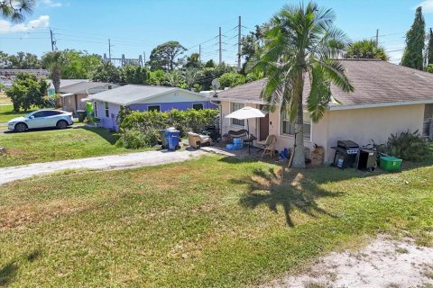 House in Venice, Florida 3 bedrooms, 100.33 sq.m. № 2205884 - photo 4