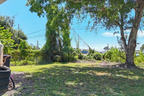 House in Venice, Florida 3 bedrooms, 100.33 sq.m. № 2205884 - photo 6
