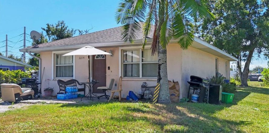 House in Venice, Florida 3 bedrooms, 100.33 sq.m. № 2205884