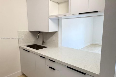 Купить кондоминиум в Майами, Флорида 2 спальни, 103.49м2, № 2090810 - фото 13