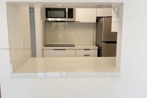 Купить кондоминиум в Майами, Флорида 2 спальни, 103.49м2, № 2090810 - фото 17