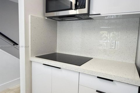 Купить кондоминиум в Майами, Флорида 2 спальни, 103.49м2, № 2090810 - фото 11