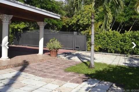 Villa ou maison à louer à Miami, Floride: 2 chambres № 1946396 - photo 16