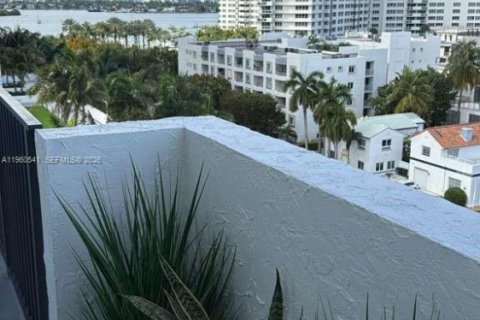 Condo in Miami Beach, Florida, 1 bedroom  № 2027406 - photo 16