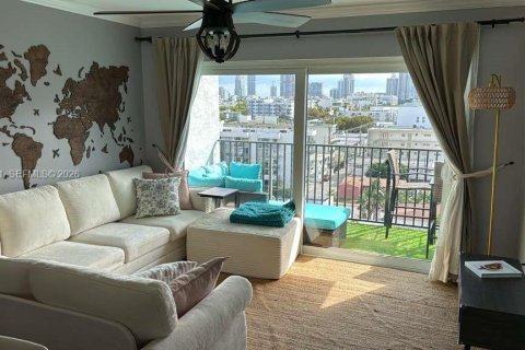 Condo in Miami Beach, Florida, 1 bedroom  № 2027406