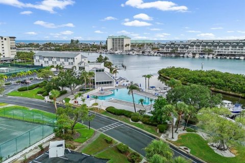 Condo in Largo, Florida, 2 bedrooms  № 1771316 - photo 11