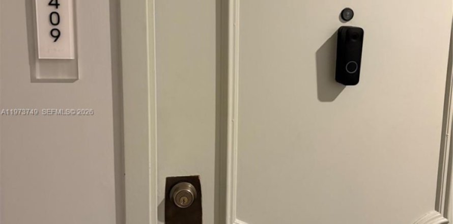 Condo in North Miami, Florida, 1 bedroom № 2034131