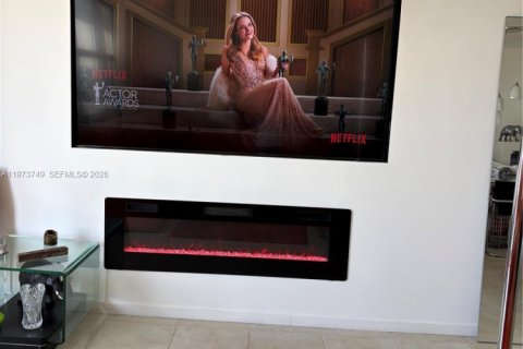 Condo in North Miami, Florida, 1 bedroom № 2034131 - photo 5