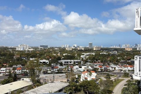 Condo in North Miami, Florida, 1 bedroom № 2034131 - photo 2
