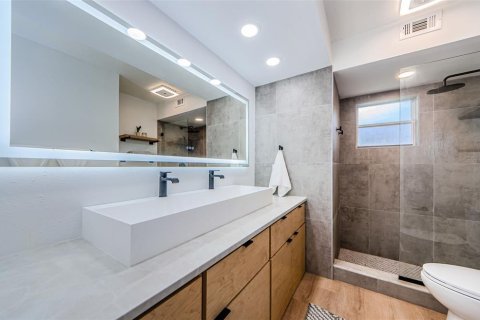 Villa ou maison à vendre à Saint Petersburg, Floride: 2 chambres, 111.11 m2 № 2306573 - photo 17