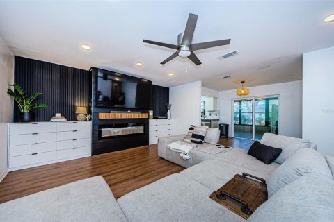 Villa ou maison à vendre à Saint Petersburg, Floride: 2 chambres, 111.11 m2 № 2306573 - photo 5