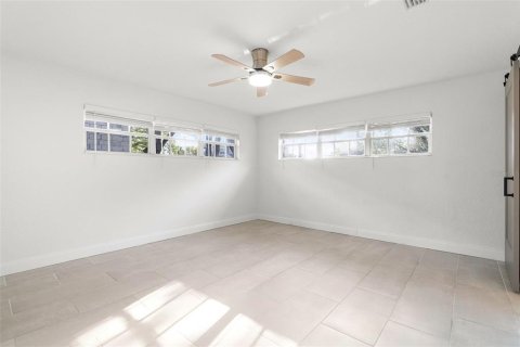 Villa ou maison à louer à Tampa, Floride: 4 chambres, 241.82 m2 № 2118253 - photo 21