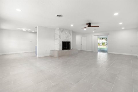 Villa ou maison à louer à Tampa, Floride: 4 chambres, 241.82 m2 № 2118253 - photo 8