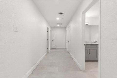 Villa ou maison à louer à Tampa, Floride: 4 chambres, 241.82 m2 № 2118253 - photo 16