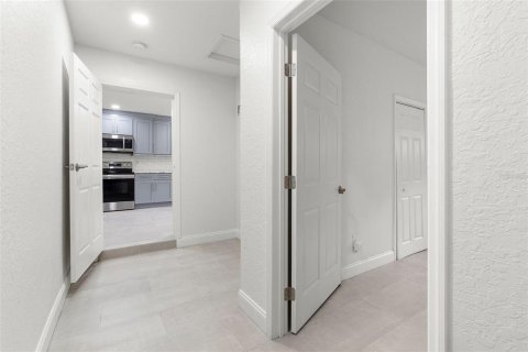 Villa ou maison à louer à Tampa, Floride: 4 chambres, 241.82 m2 № 2118253 - photo 30
